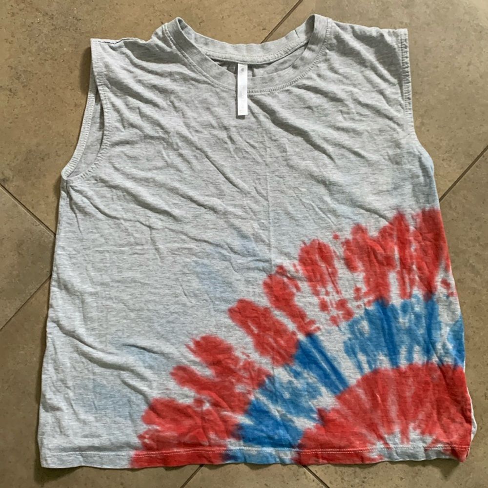 Love Peace Lounge‎ Gray Tie Dye Muscle Tee Sleeveless Tank Top Red Blue Medium